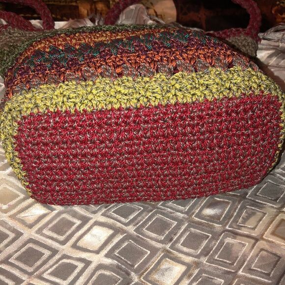 𝒍𝒊𝒏𝒂 Macramé Crochet Multicolored Heather Striped Crossbody Bag - Picture 5 of 10